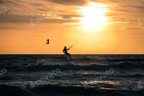 Vorschau: Kiteboarding, Wassersport, Wakeboarden, Extremsport, Sport, Surfen, Strand, Springen, Sommer, Herren, Advent
