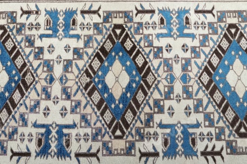 Preview: Textures and patterns in color from woven carpets