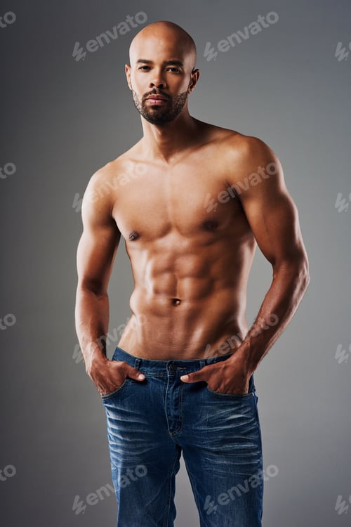 Preview: Chiseled abs fit well with every outfit