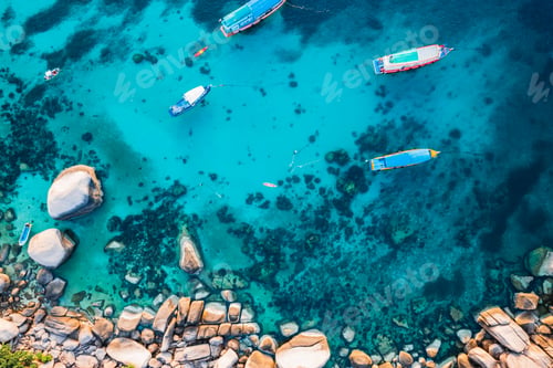 Preview: Boats and crystal clear waters at the bay dive site in Koh Tao,diving tour boat