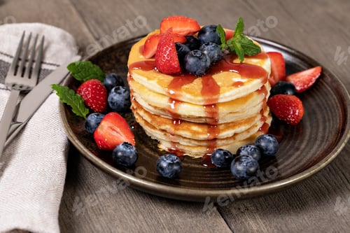 Preview: Pancakes with fresh berry