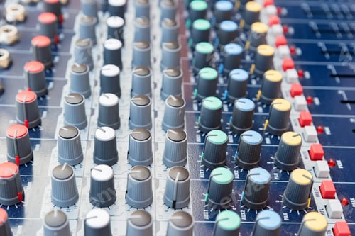 Preview: Digital music studio mixer for recording musci close