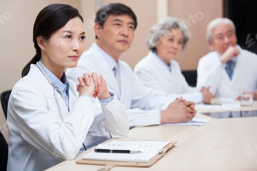 Preview: Medical experts holding a meeting