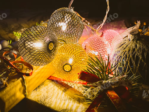 Preview: Holiday lights and gifts