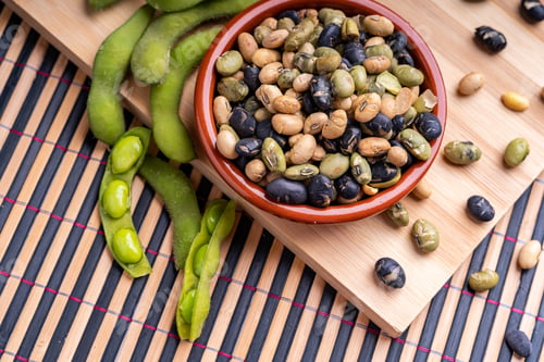 Preview: Soybean pods edamame soybeans with granulated soy lecithin and black and white soybeans