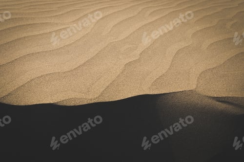 Preview: Neutral colors. Sand dunes. Lines and patterns. Nature. Textures.