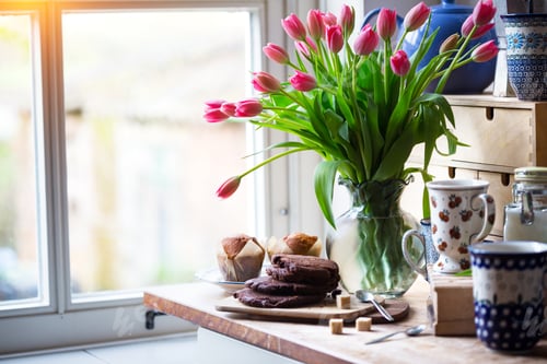 Preview: pink tulips in a vase
