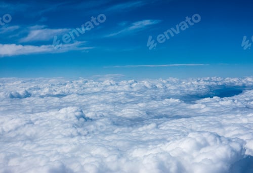 Preview: View of many clouds in a blue sky.