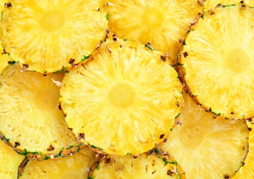 Preview: Ripe pineapple slices