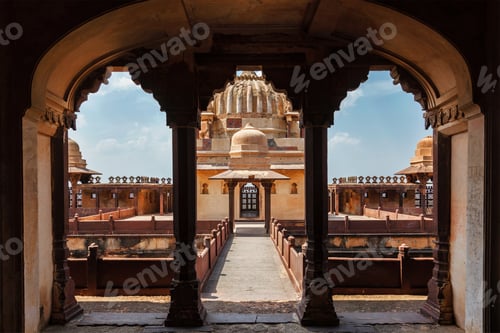 Preview: Datia palace in Madhya Pradesh, India