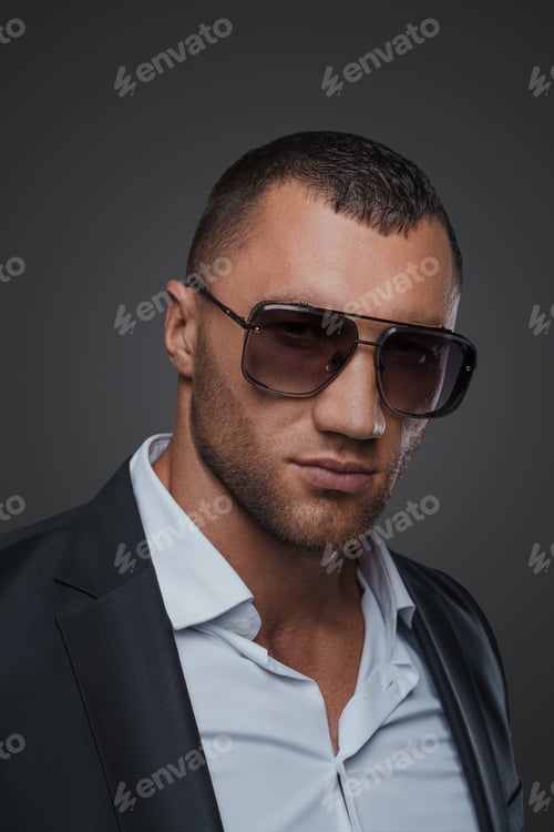 Preview: Stylish Gentleman in Designer Attire