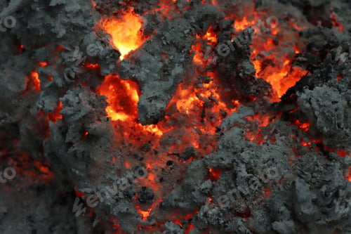 Preview: pouring molten metal - metal industry work