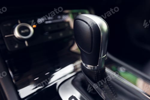 Preview: Automatic transmission gear shift in car