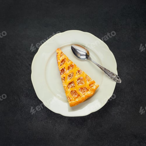 Preview: Slice Apple Pie on Plate in Top View