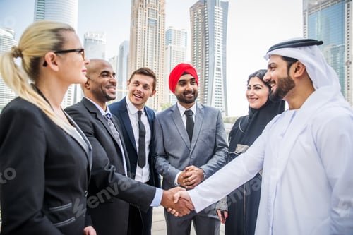 Preview: Business team in Dubai