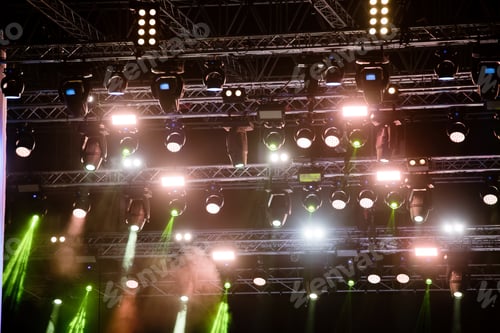 Preview: Portrait of concert lights on music stage