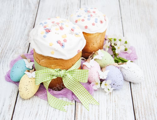 Preview: Easter bread and eggs