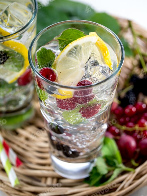 Preview: Berry detox drink