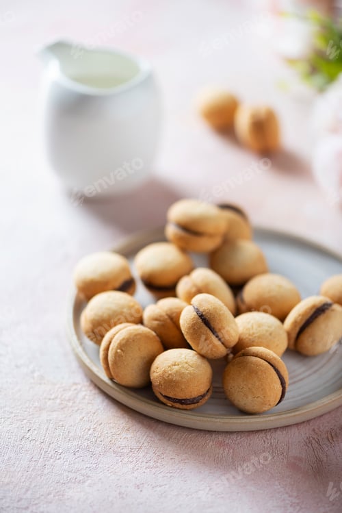 Preview: Traditional italian cookies baci di dama
