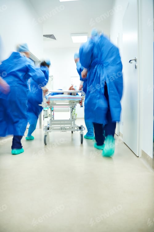 Preview: Team of doctors in a hurry