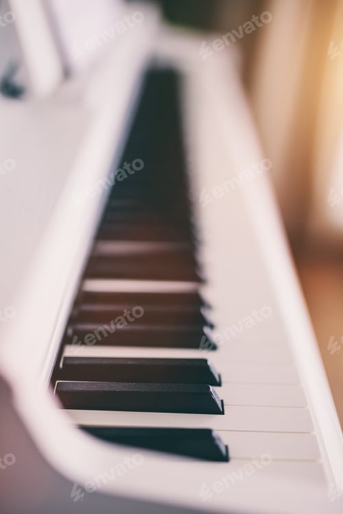 Preview: Classic white piano keyboard
