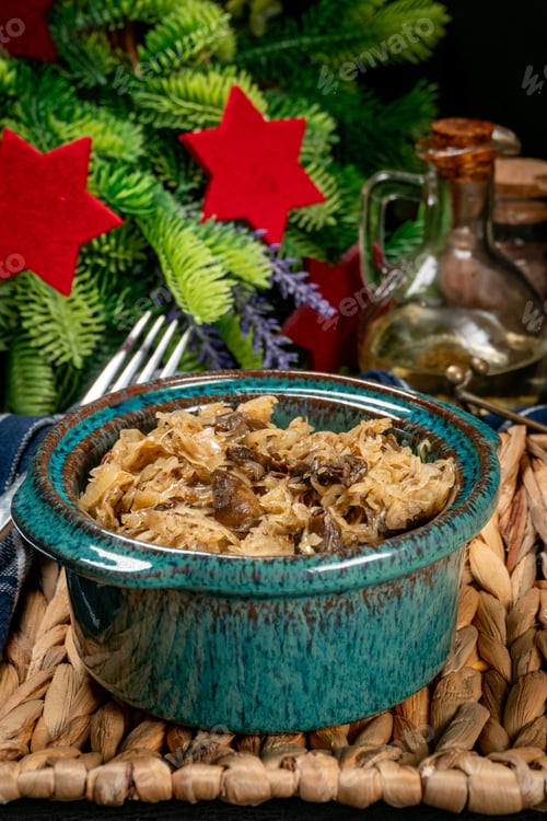 Preview: Lenten sauerkraut with mushrooms.