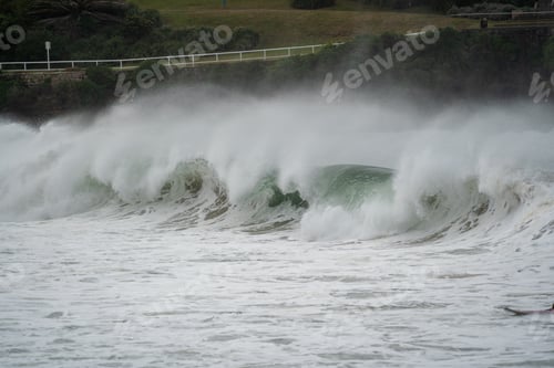 Preview: waves breaking on the beach