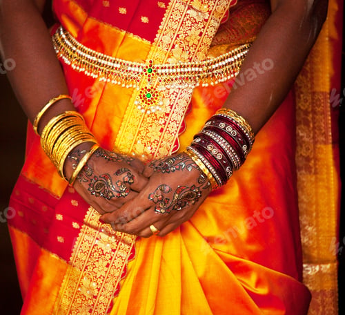 Preview: Wedding hands