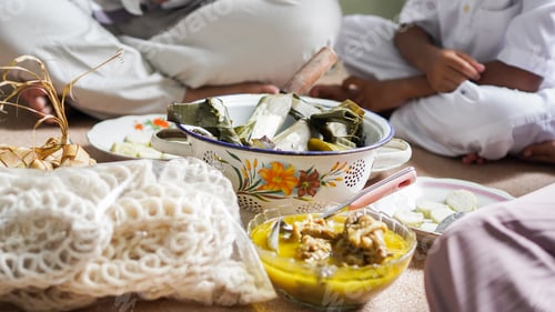 Preview: opor and ketupat indonesian food for idul fitri