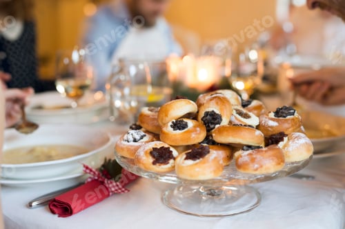 Preview: Dessert at Christmas dinner