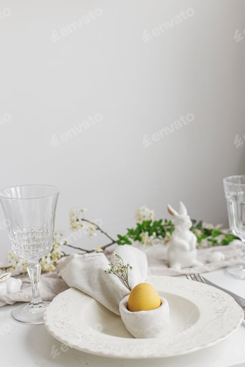 Preview: Happy Easter! Stylish elegant Easter brunch table setting
