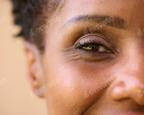 Preview: Close Up Beauty Portrait Of Eye Of Mature Woman Against Natural Background