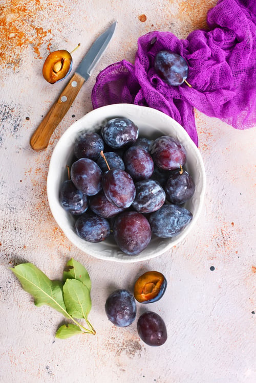 Preview: fresh plums