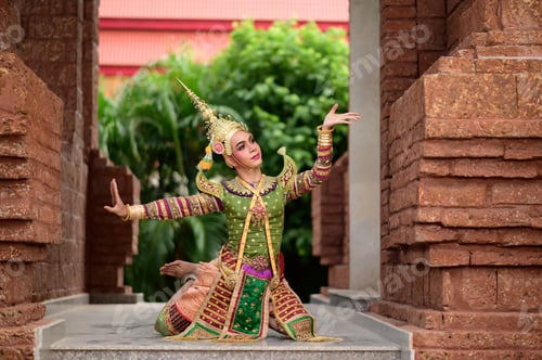 Preview: Thailand Dancing in masked Khon performances
