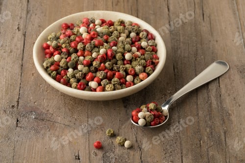 Preview: Bowl with a mixture of red,white and green peppercorn