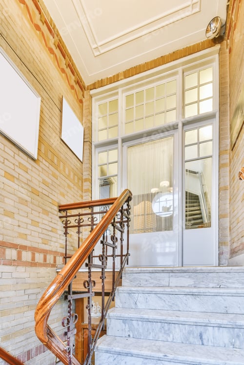 Preview: Luxury staircase hall