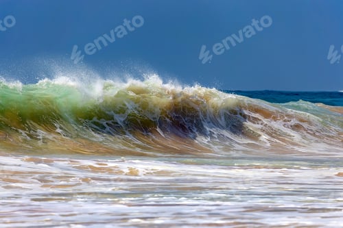 Preview: Beautiful sea wave