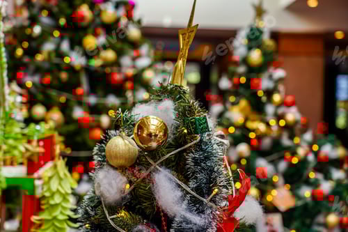 Preview: Christmas tree and decorations