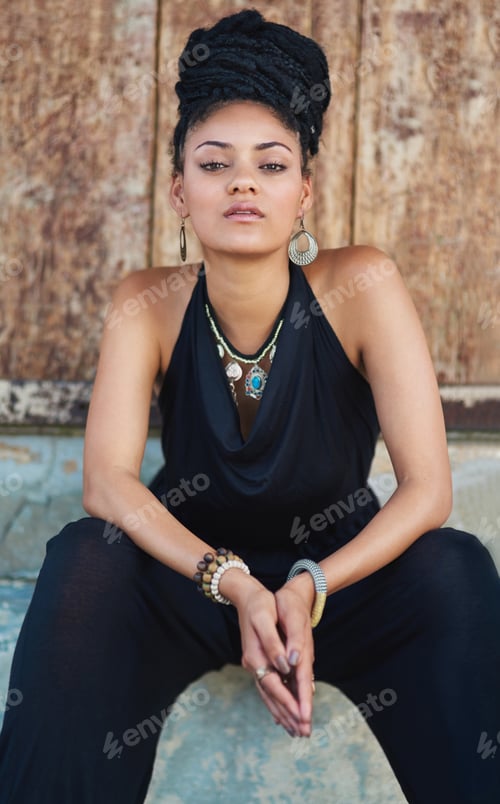 Preview: Feminine and fashionable
