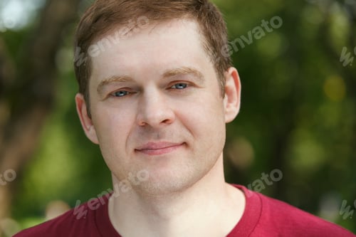Preview: Man looking to the camera