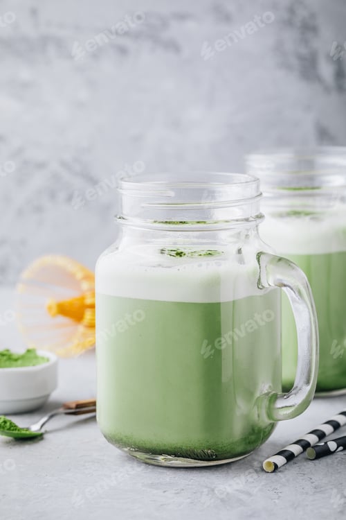 Preview: Vanilla Green Tea Matcha Latte in mason jar