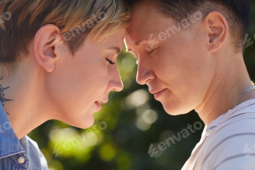 Preview: Women in love