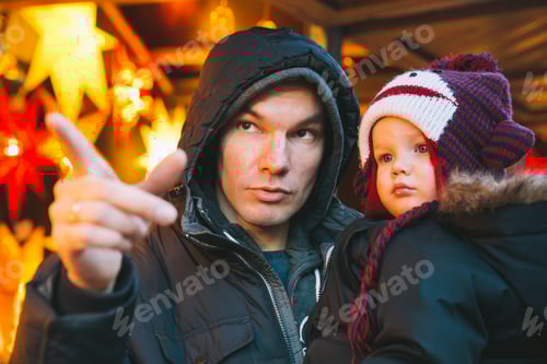 Visualização: Família feliz passa um tempo nos feriados de Natal e Ano Novo