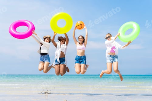 Preview: Photo of a group of girls