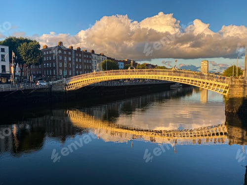 Preview: Ha penny bridge over the Liffey river at sunset, Dublin City, Ireland