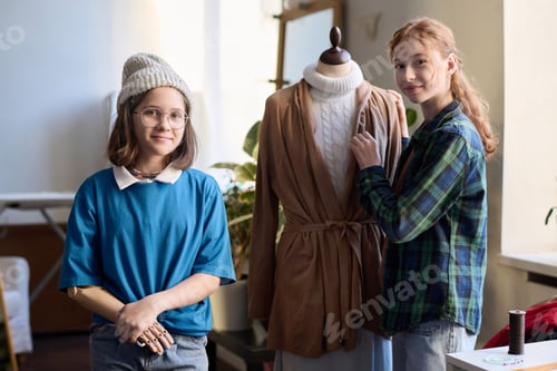 Preview: Teen Girls Design Clothes on a Mannequin