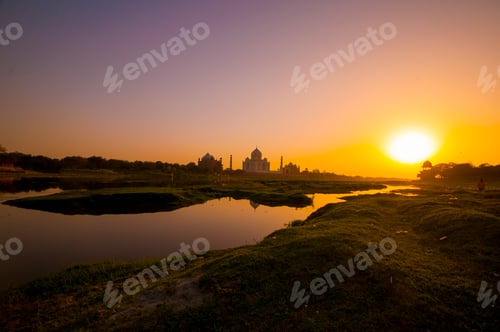 Preview: Taj Mahal scenic sunset view in Agra, India