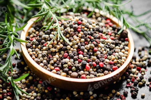 Preview: Peppercorn on rustic background.