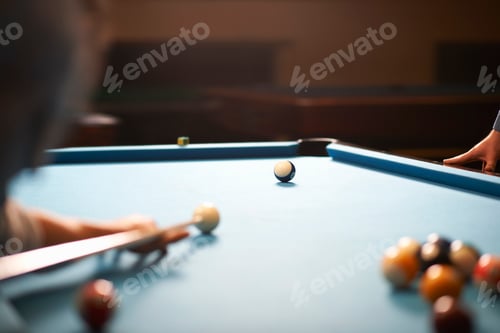 Preview: Man playing pool