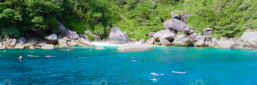 Preview: people snorkling in the ocean of Similan Islands Thailand Phangnga